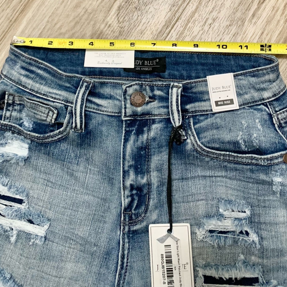 Judy Blue NEW Lone Star Light Wash Patched Jean Denim Shorts Mid Rise Small 3/5 - Picture 8 of 9